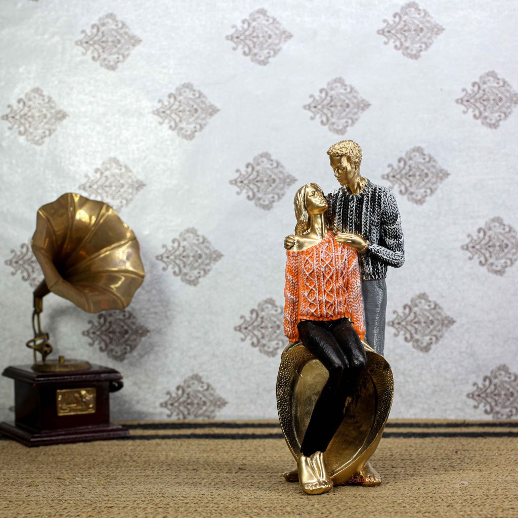 Colourful Dil Couple Romantic Showpiece