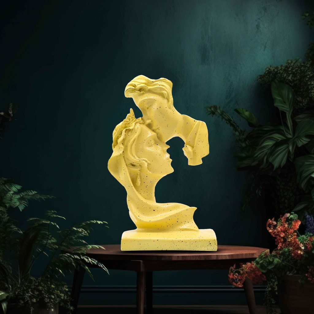 Face Couple Thin Beige Minimalist Resin Sculpture