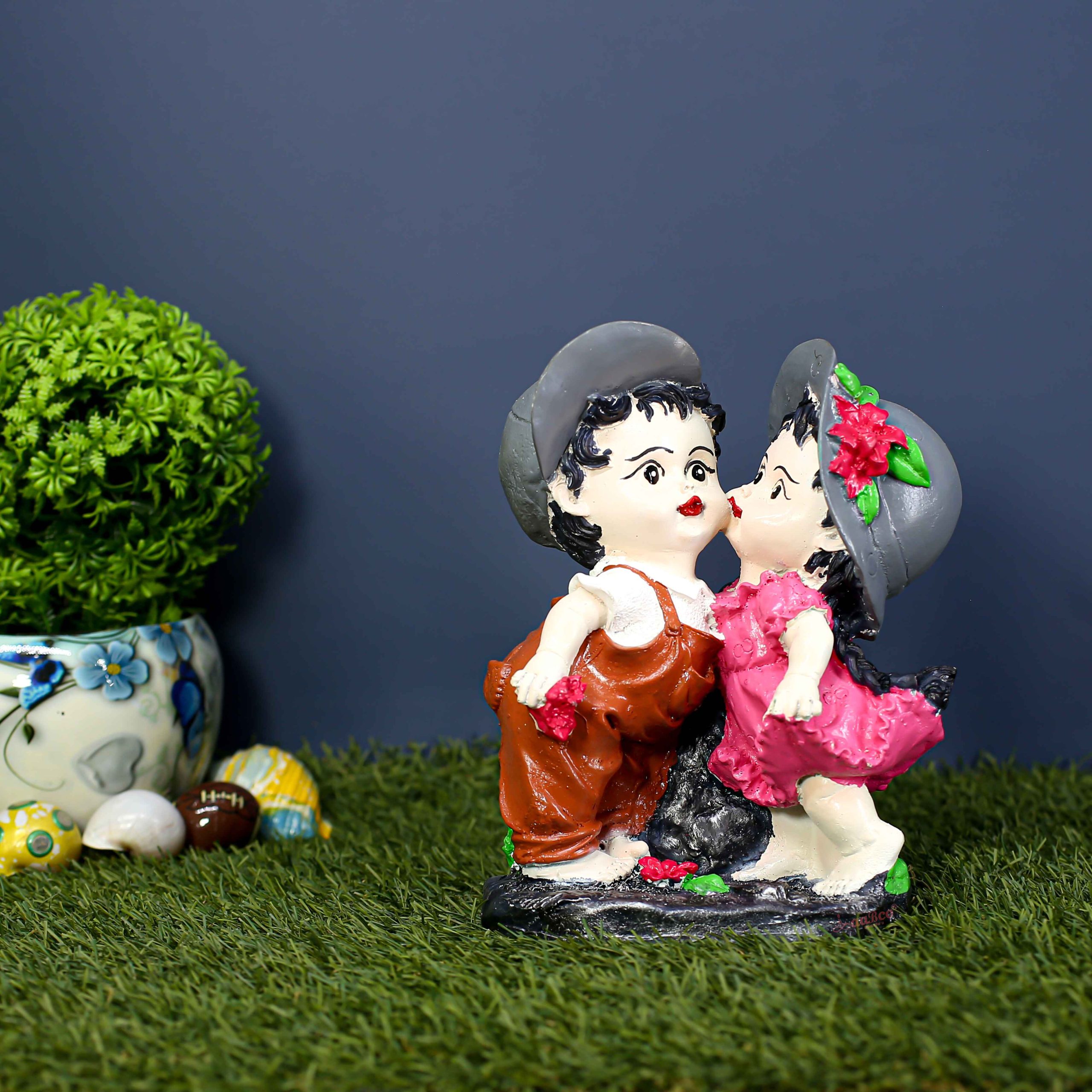 Colourful kissing babies cute decorative showpiece sculpture