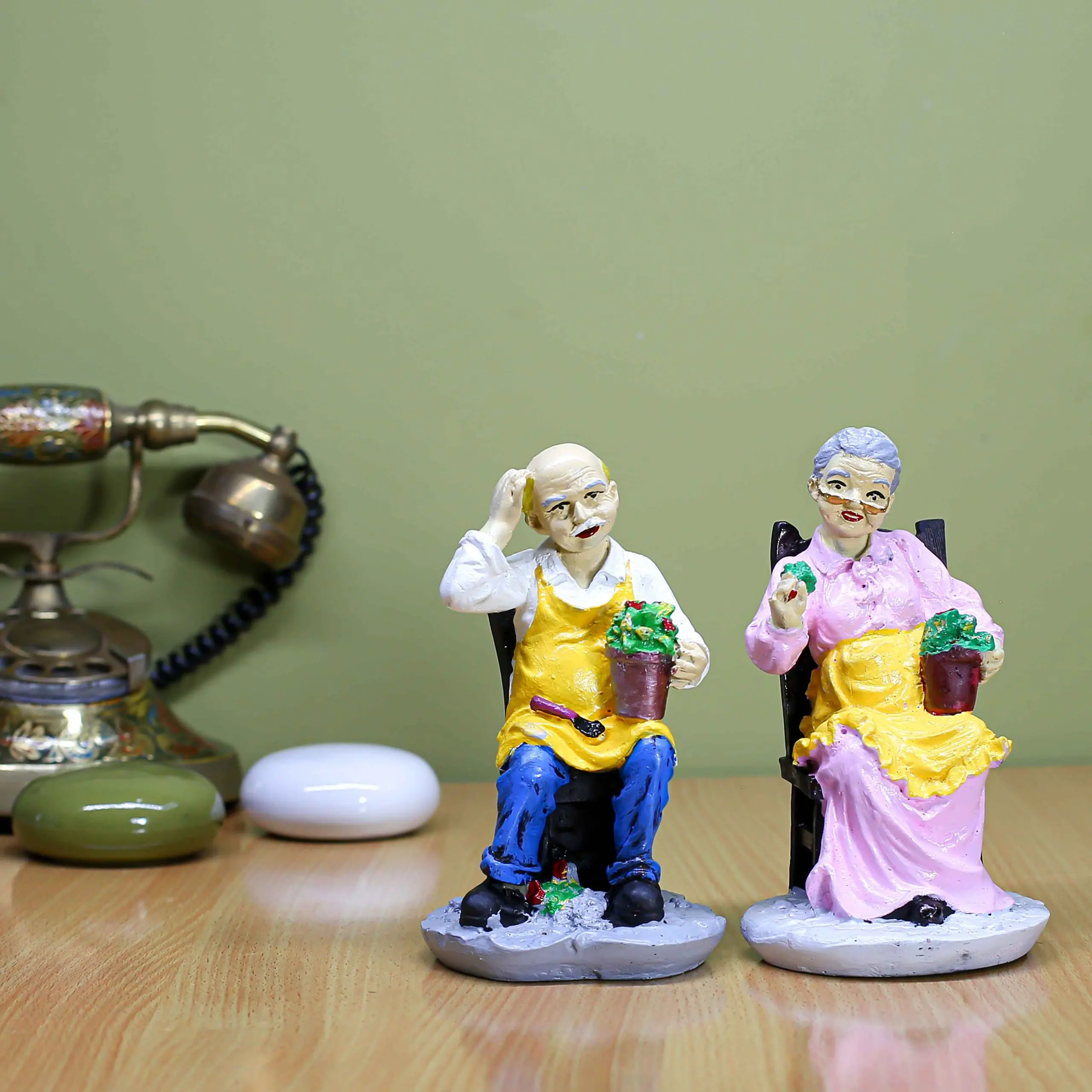 Dada Dadi Couple 4 Handcrafted Elderly Resin Figurine for Home Décor