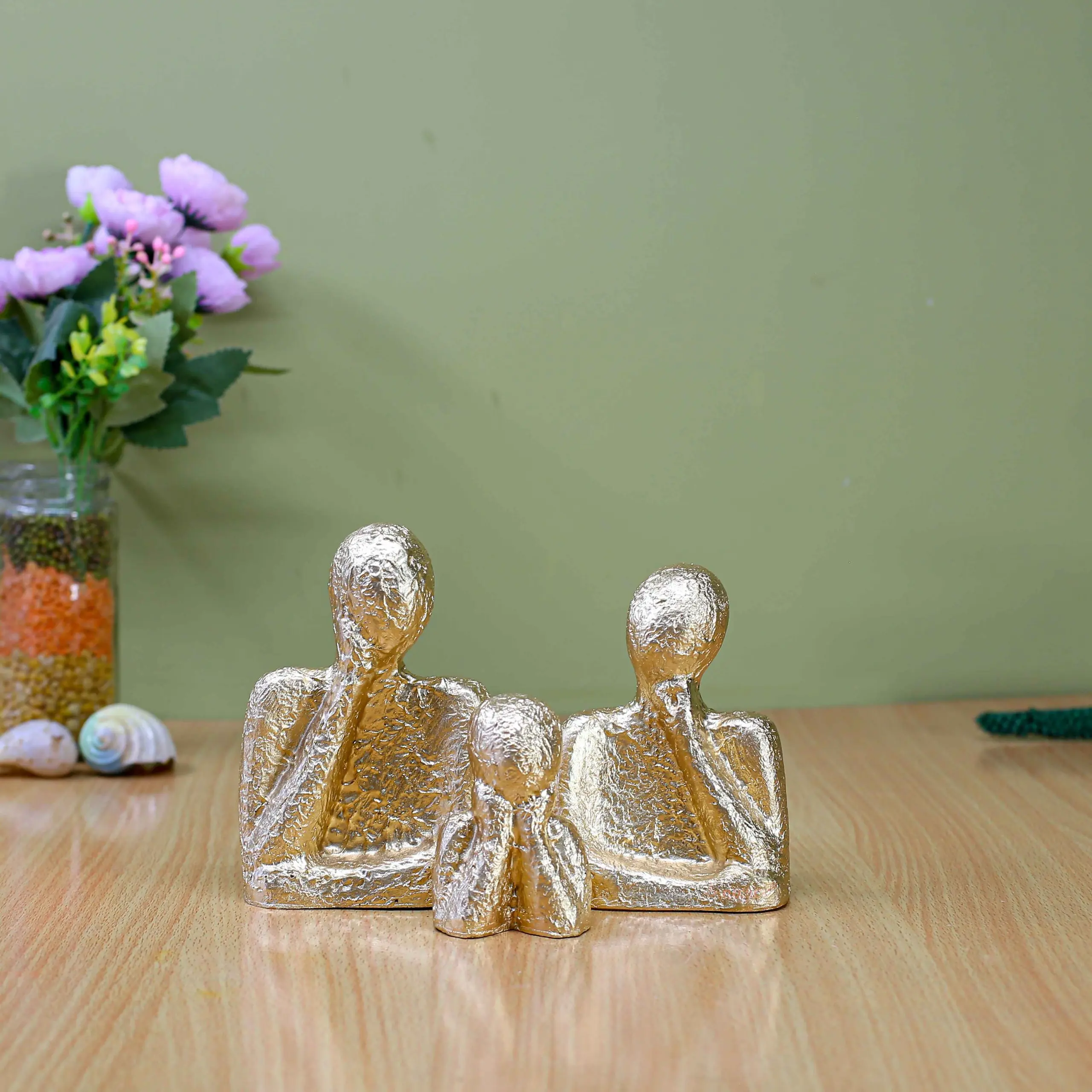 Family 10 Elegant Resin Family Showpiece for Modern Home Décor