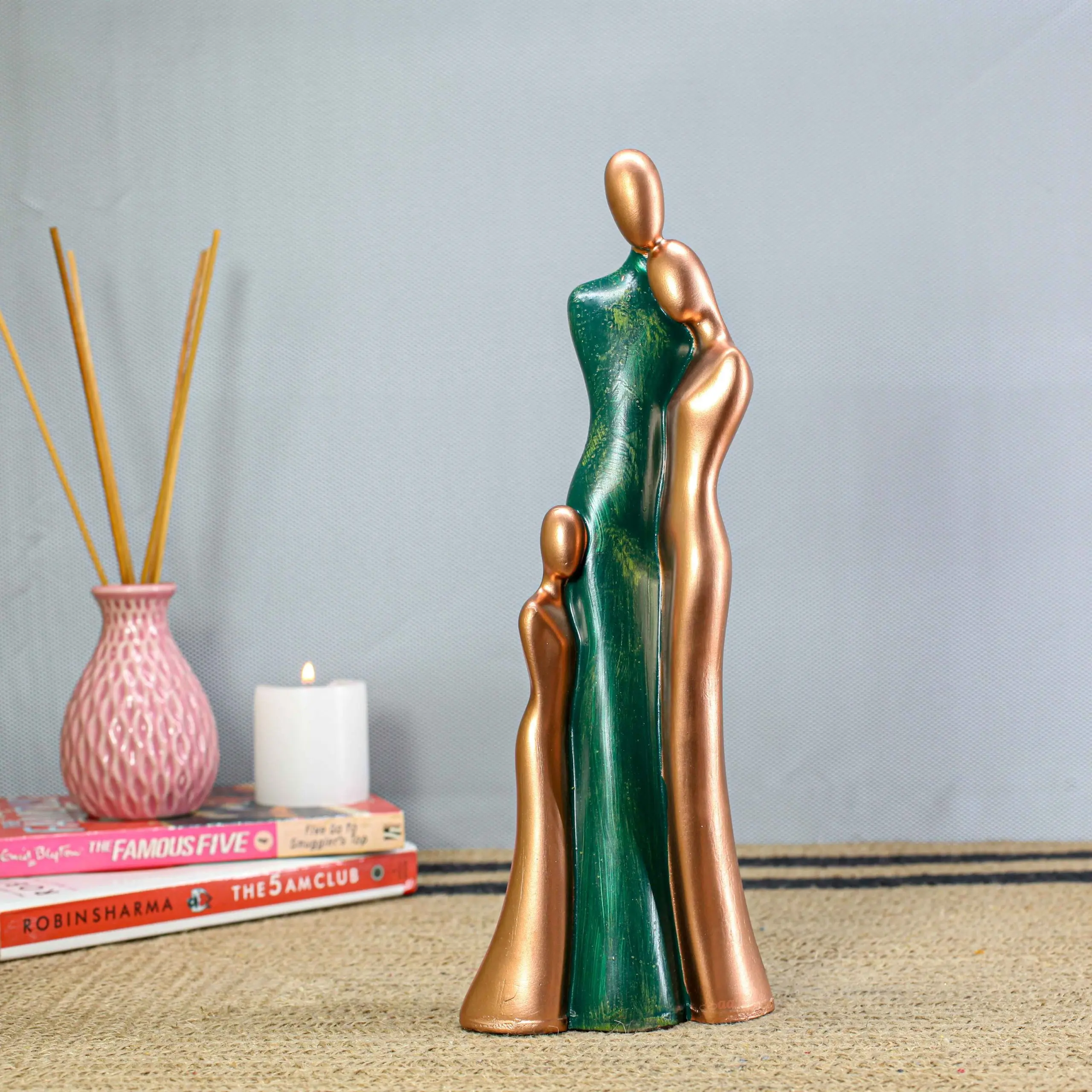 Family 4 Shaded Resin Family Showpiece for Modern Home Decoration